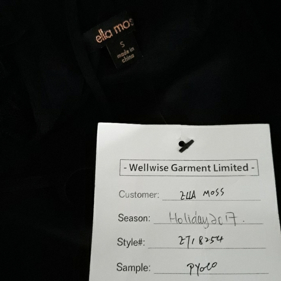 Ella Moss Cold Shoulder Lace 1/2 Bell Sleeve Top - Picture 6 of 9